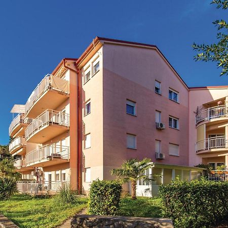 1 Bedroom Amazing Apartment In Fiume Esterno foto