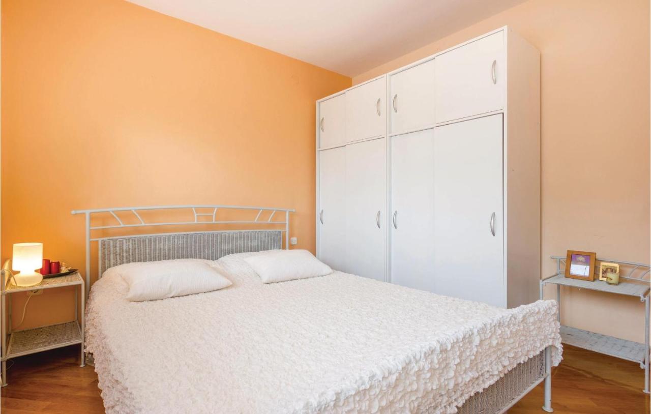 1 Bedroom Amazing Apartment In Fiume Esterno foto