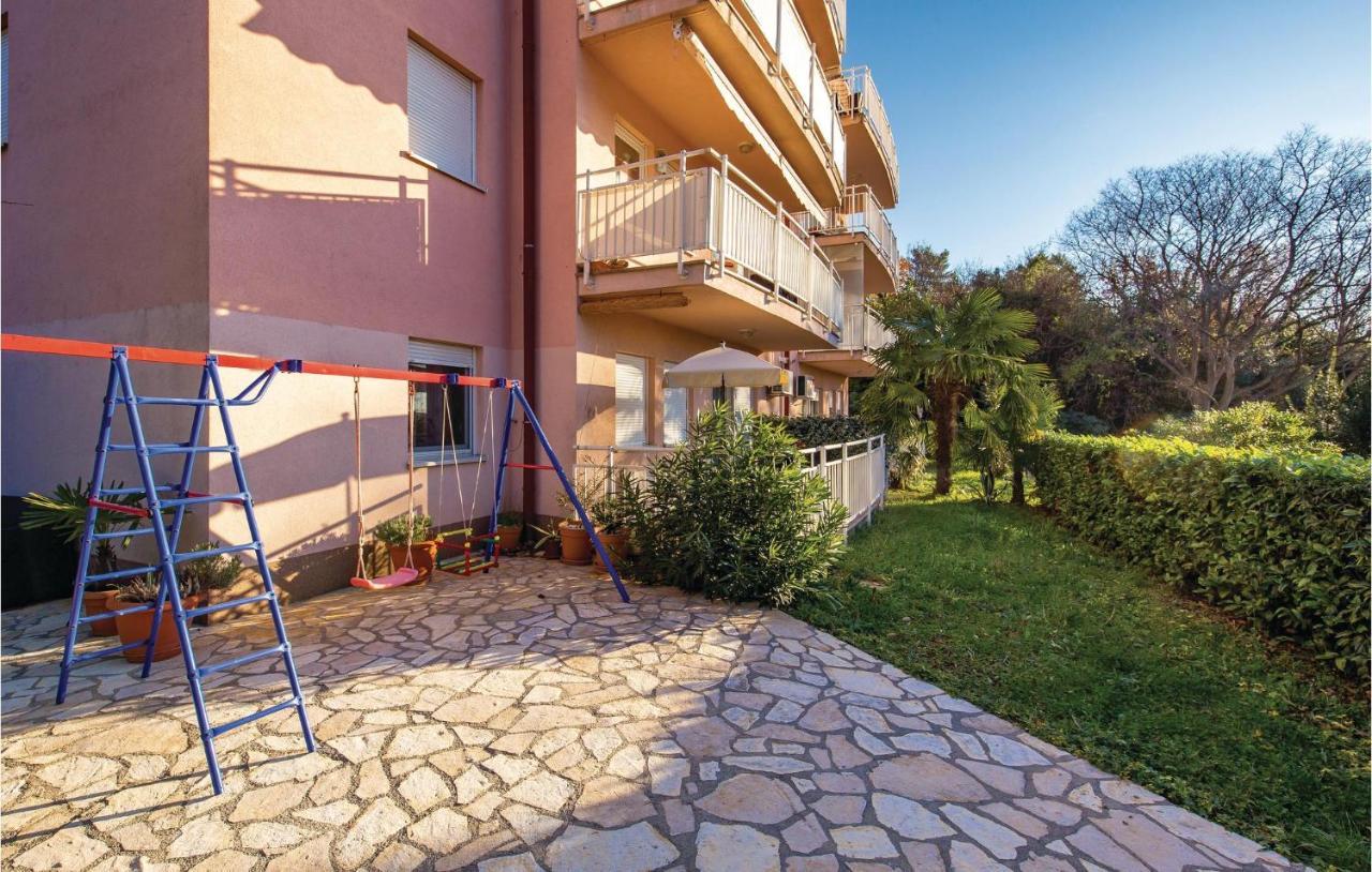 1 Bedroom Amazing Apartment In Fiume Esterno foto