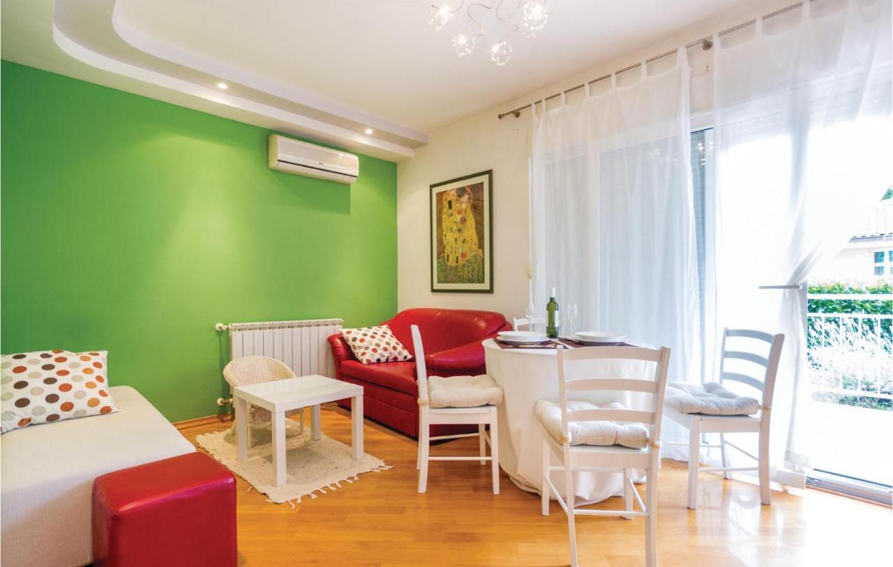 1 Bedroom Amazing Apartment In Fiume Esterno foto