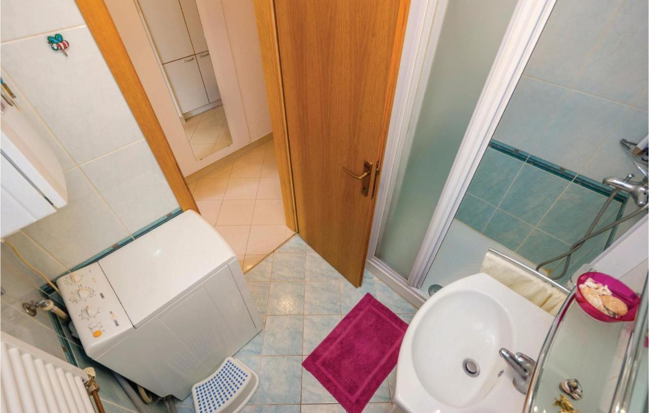 1 Bedroom Amazing Apartment In Fiume Esterno foto